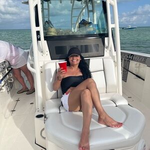 Meet your Posher, Scarlet